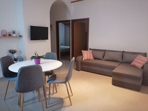 23931446-Ferienwohnung-5-Kampor-300x225-1