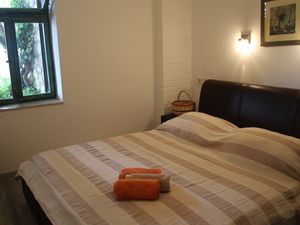 23932249-Ferienwohnung-5-Kampor-300x225-5