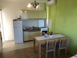 23932669-Ferienwohnung-5-Kampor-300x225-2