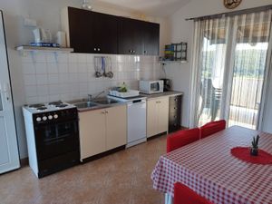 23932151-Ferienwohnung-5-Kampor-300x225-2