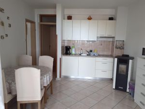 23928191-Ferienwohnung-4-Kampor-300x225-4