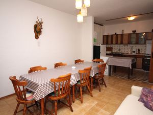 19129469-Ferienwohnung-8-Kampor-300x225-2