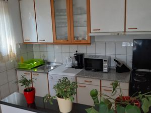 22020161-Ferienwohnung-8-Kampor-300x225-3