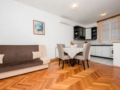 Ferienwohnung für 5 Personen (55 m²) in Kampor 9/10
