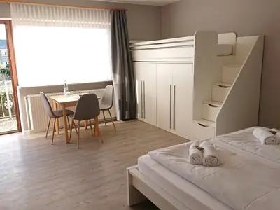 Schlafbereich. Wohnbeispiel Studio Standard - Ess-/Schlafbereich / Kinderhochbett