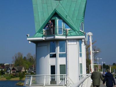 Die Klappbrücke am Hafen