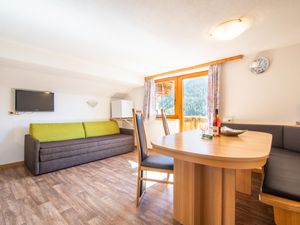 23896370-Ferienwohnung-7-Kappl-300x225-1