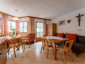 23896373-Ferienwohnung-7-Kappl-300x225-2