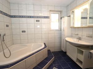 23896378-Ferienwohnung-8-Kappl-300x225-5