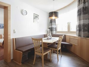 24046320-Ferienwohnung-5-Kappl-300x225-5