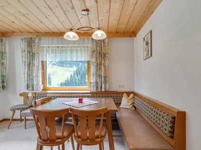 DiningRoom