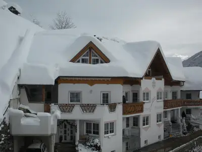 Hausansicht Winter