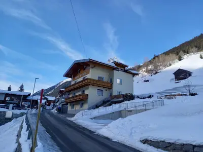 Haus Partoll Winter