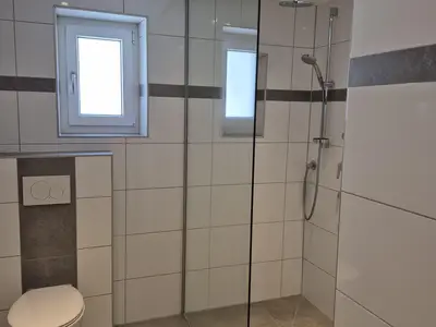 1000010196
