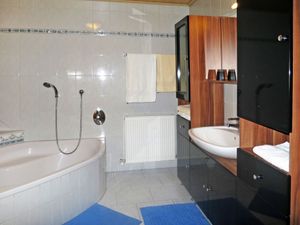 23851308-Ferienwohnung-10-Kaprun-300x225-5