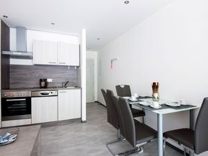 22918885-Ferienwohnung-4-Kaprun-300x225-5