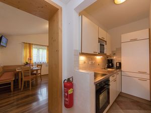 19335964-Ferienwohnung-4-Kaprun-300x225-2