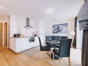 23674291-Ferienwohnung-4-Kaprun-300x225-5