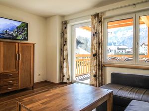 22413175-Ferienwohnung-8-Kaprun-300x225-1