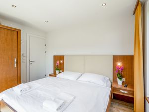 23858645-Ferienwohnung-6-Kaprun-300x225-4