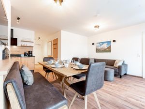 23895137-Ferienwohnung-8-Kaprun-300x225-1