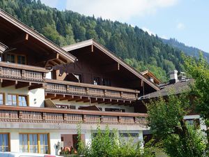 23450368-Ferienwohnung-8-Kaprun-300x225-2