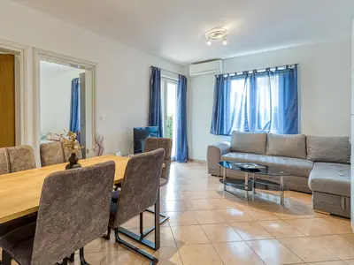 Ferienwohnung für 5 Personen (48 m²) in Karigador 3/10