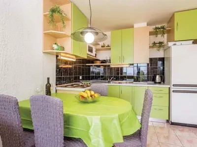 Ferienwohnung für 4 Personen (46 m²) in Karlobag 6/10