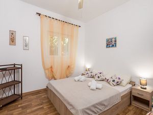 24055993-Ferienwohnung-4-Karlobag-300x225-1