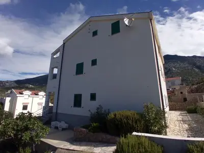 Ferienwohnung für 4 Personen in Karlobag 3/10