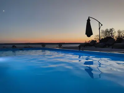 PoolOfHouse