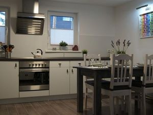 23670946-Ferienwohnung-5-Karlshagen-300x225-3