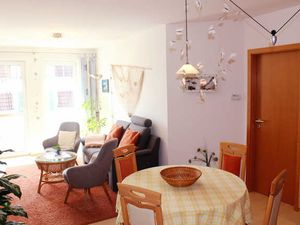 22372253-Ferienwohnung-4-Karlshagen-300x225-2