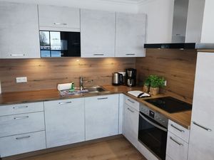 23886325-Ferienwohnung-4-Karlshagen-300x225-5