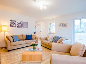 23954937-Ferienwohnung-4-Karlshagen-300x225-1