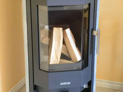Kamin-/Ofen