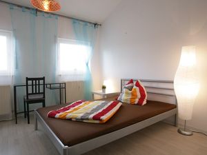 23974502-Ferienwohnung-1-Karlsruhe-300x225-3