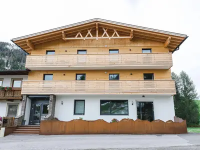 bergkristall-front-christina-klammer (1)