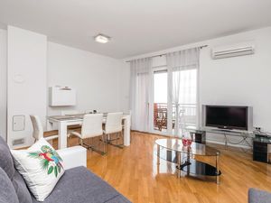 23739431-Ferienwohnung-6-Kastav-300x225-2