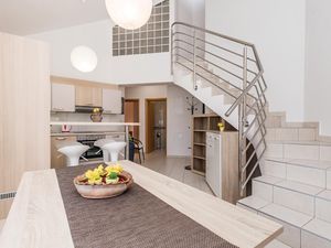 23739432-Ferienwohnung-6-Kastav-300x225-2