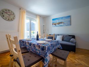 22433933-Ferienwohnung-5-Kastav-300x225-5