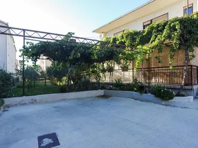 Ferienwohnung für 7 Personen in Kaštel Kambelovac 1/10