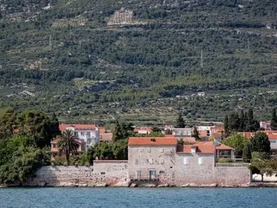 Ort allgemein. die Burg