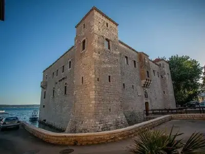 Ort allgemein. die Burg