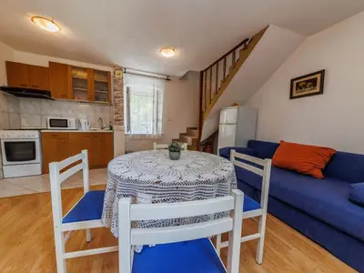 Ferienwohnung für 2 Personen in Kastel Luksic 8/10