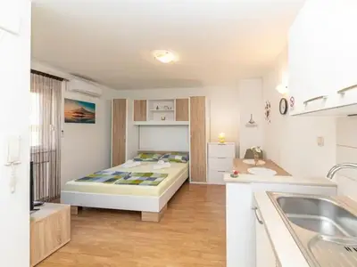 Ferienwohnung für 2 Personen in Kastel Luksic 4/10