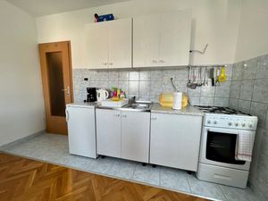 23961300-Ferienwohnung-4-Kastel Luksic-300x225-2