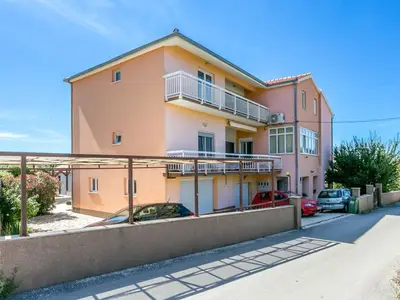 Ferienwohnung für 6 Personen in Kastel Luksic 3/10