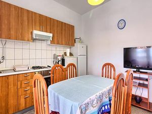 24058847-Ferienwohnung-6-Kastel Luksic-300x225-1