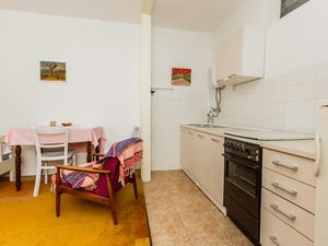 19325365-Ferienwohnung-2-Kastel Stari-300x225-2